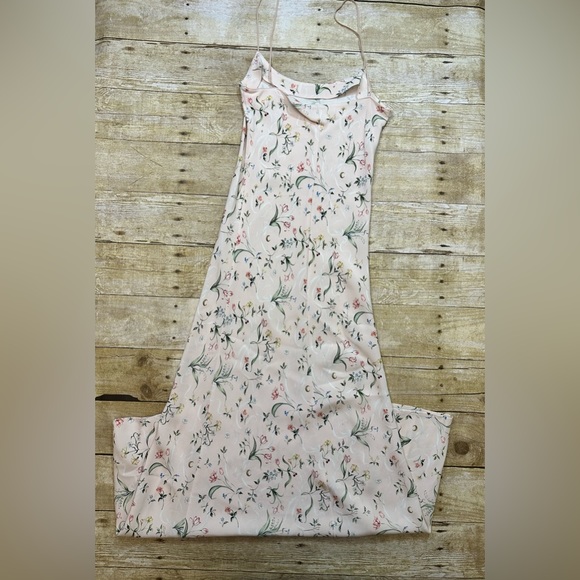 Riley Sheehey x Refine: The Carolyn Slip Dress in Pale Pink - Picture 4 of 6